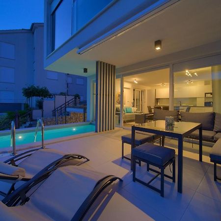 Villa Solis Lacus Modern Apartment - Private Heated Pool - Smart Tv Sky X - Free Parking Njivice Esterno foto