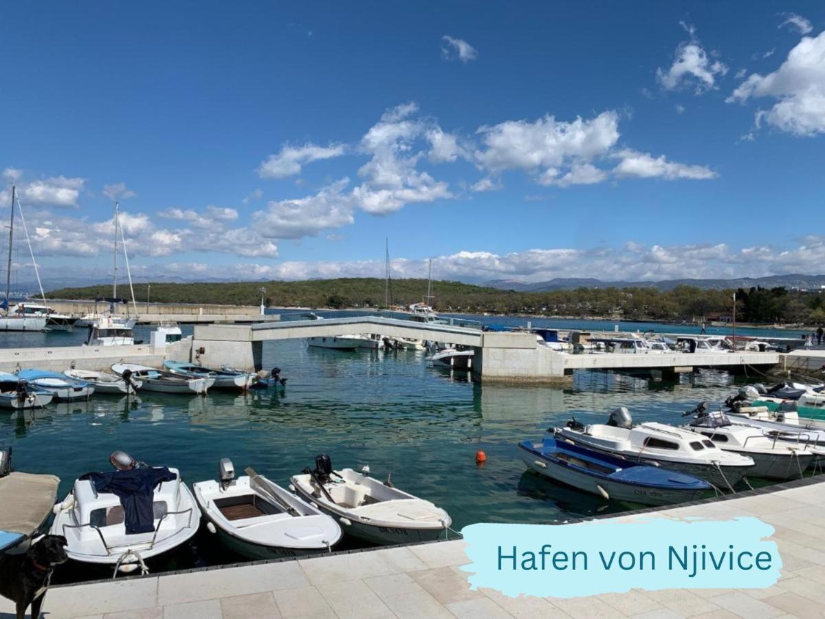Villa Solis Lacus Modern Apartment - Private Heated Pool - Smart Tv Sky X - Free Parking Njivice Esterno foto