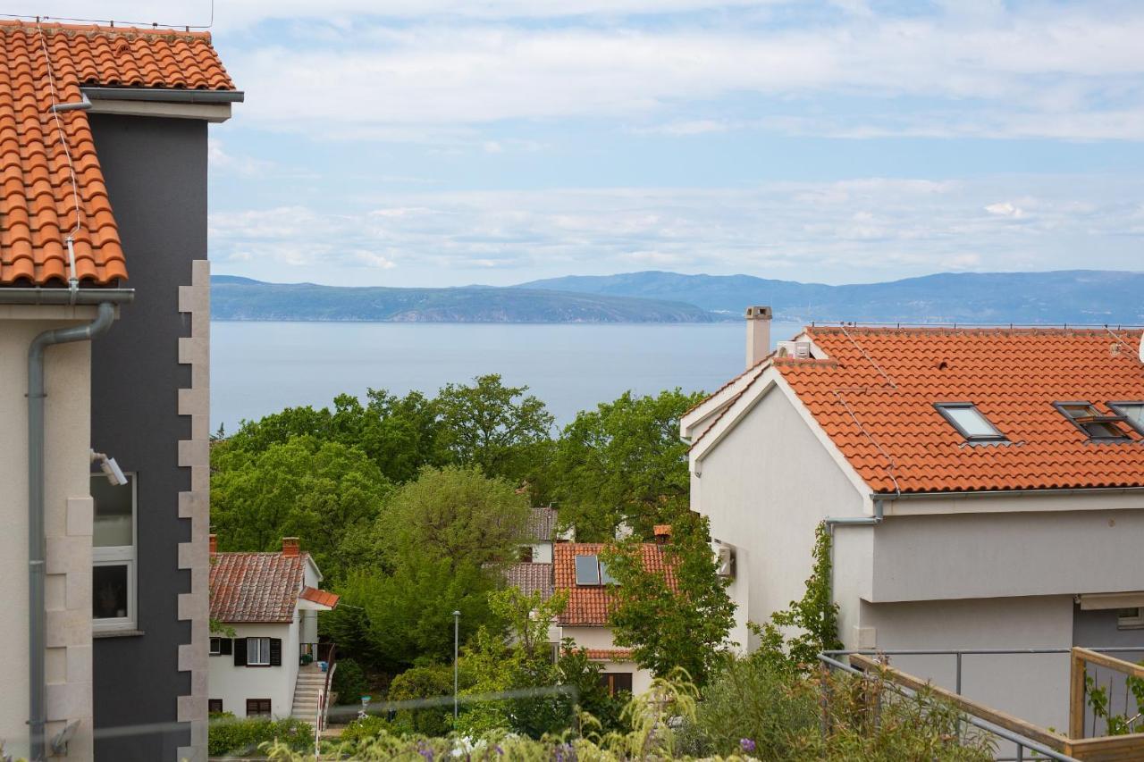 Villa Solis Lacus Modern Apartment - Private Heated Pool - Smart Tv Sky X - Free Parking Njivice Esterno foto