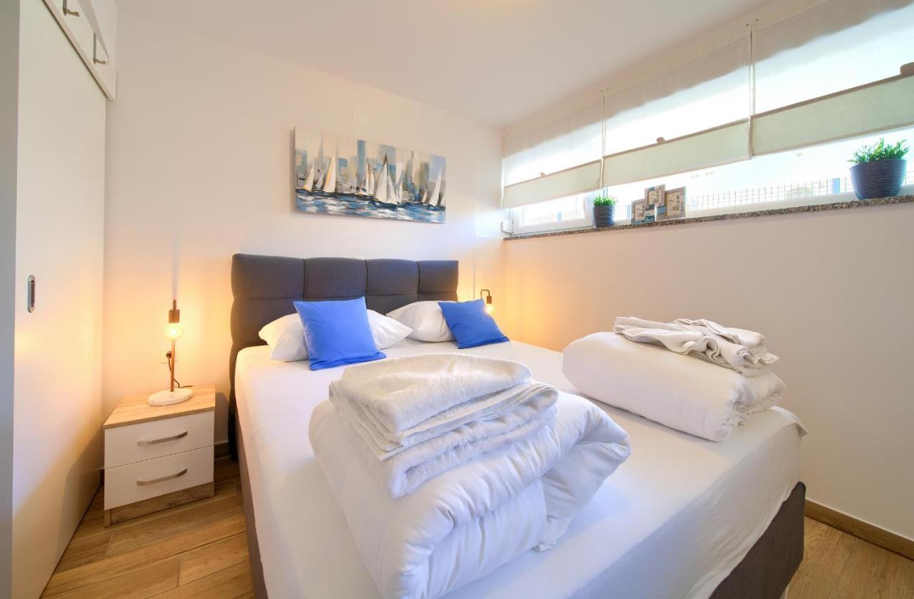 Villa Solis Lacus Modern Apartment - Private Heated Pool - Smart Tv Sky X - Free Parking Njivice Esterno foto