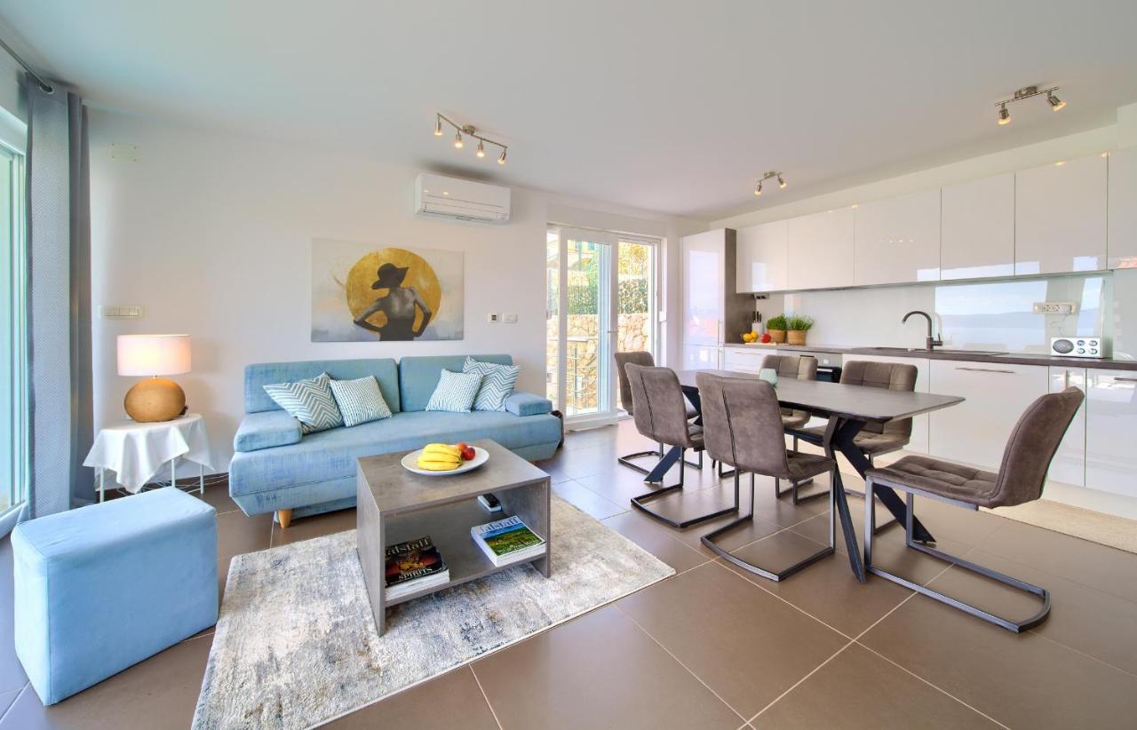 Villa Solis Lacus Modern Apartment - Private Heated Pool - Smart Tv Sky X - Free Parking Njivice Esterno foto