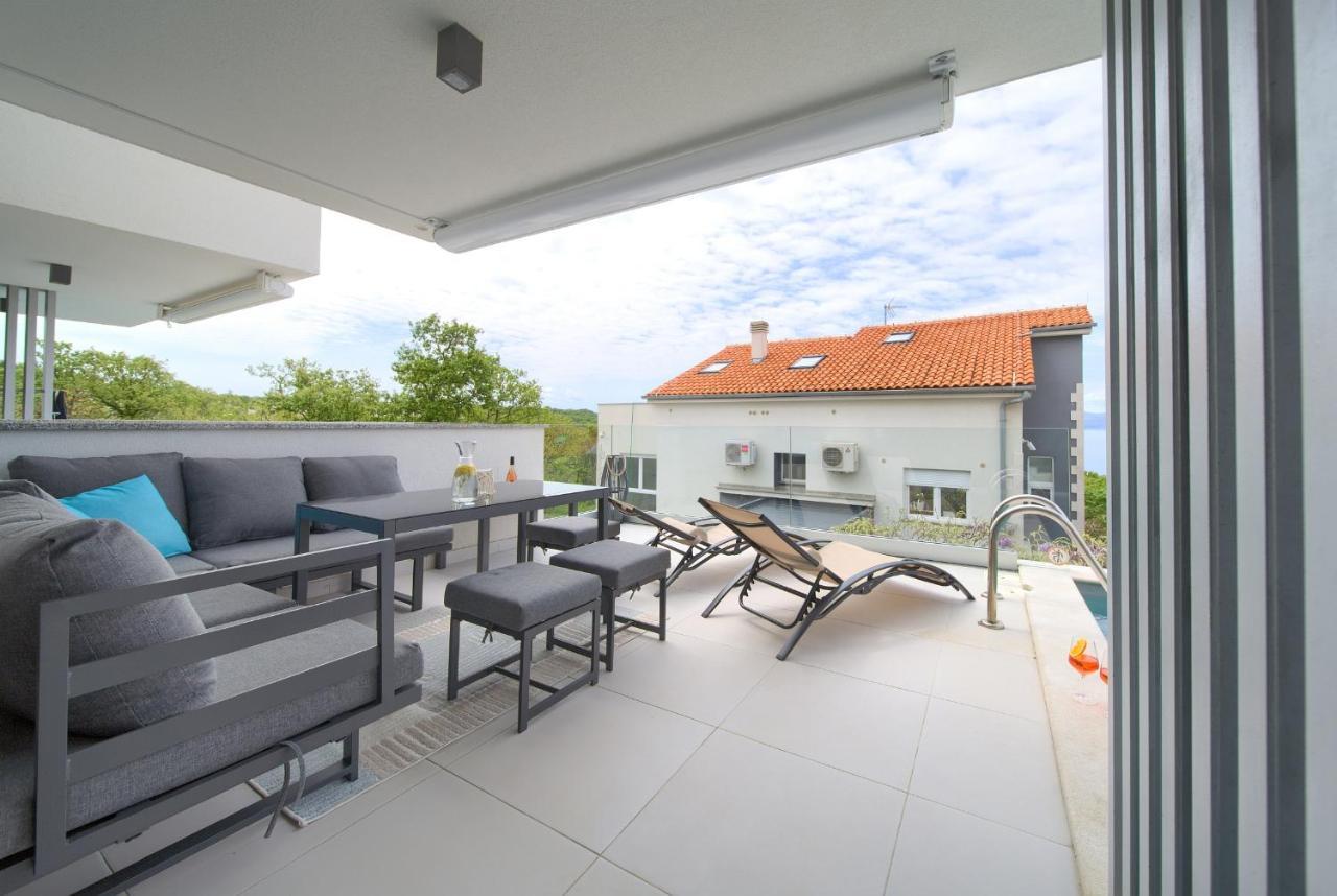 Villa Solis Lacus Modern Apartment - Private Heated Pool - Smart Tv Sky X - Free Parking Njivice Esterno foto