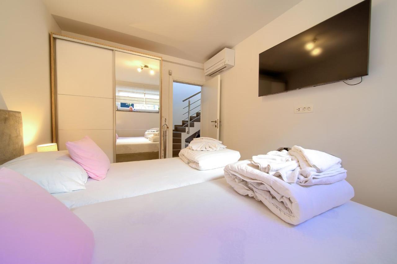 Villa Solis Lacus Modern Apartment - Private Heated Pool - Smart Tv Sky X - Free Parking Njivice Esterno foto