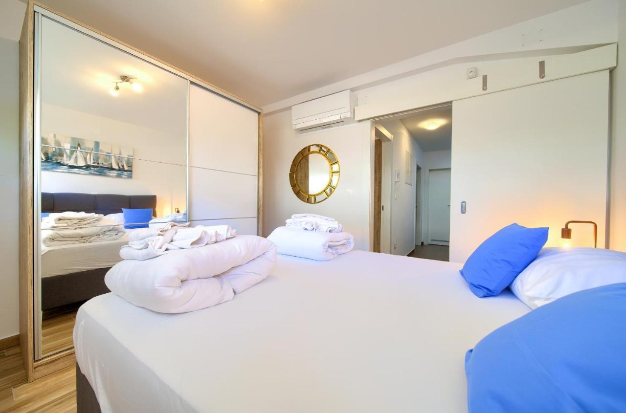 Villa Solis Lacus Modern Apartment - Private Heated Pool - Smart Tv Sky X - Free Parking Njivice Esterno foto