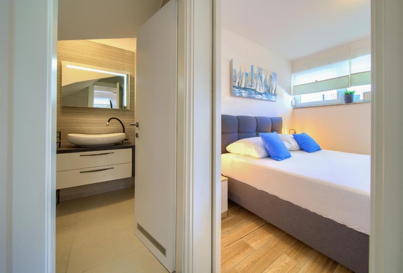 Villa Solis Lacus Modern Apartment - Private Heated Pool - Smart Tv Sky X - Free Parking Njivice Esterno foto