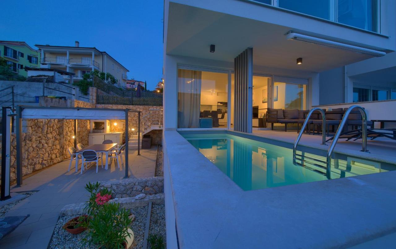 Villa Solis Lacus Modern Apartment - Private Heated Pool - Smart Tv Sky X - Free Parking Njivice Esterno foto